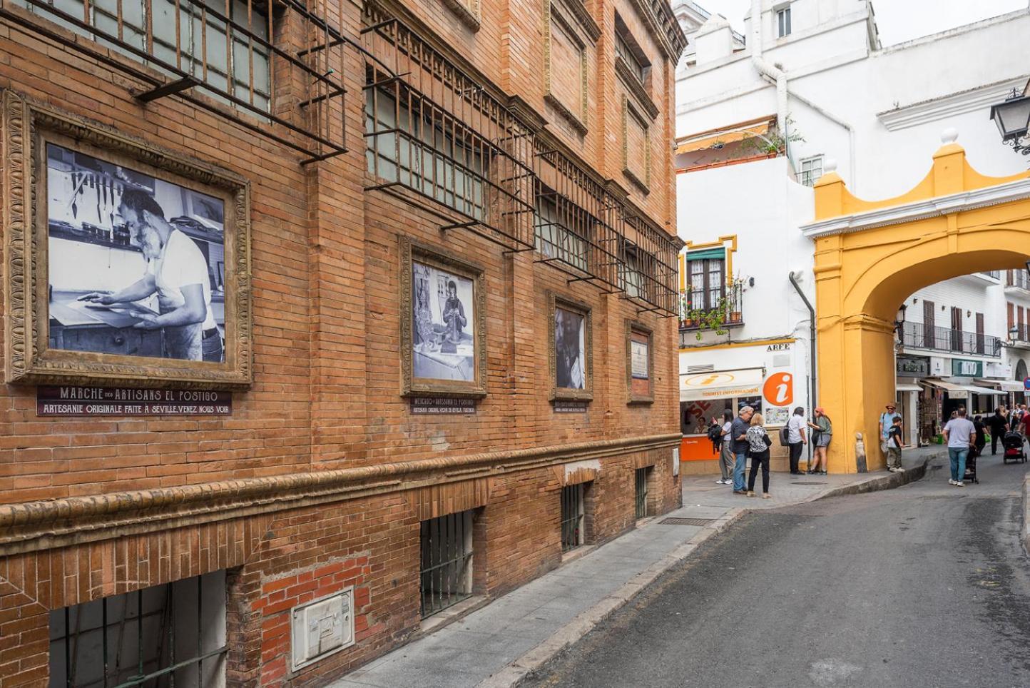 El Arenal De Sevilla, De Toros Y Galeras Екстер'єр фото